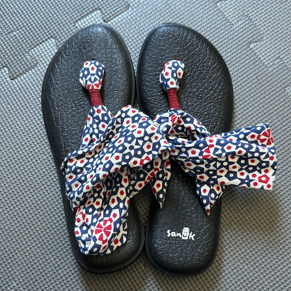 Sanuk yoga sling sandals